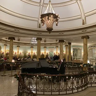 Dining room with piano player