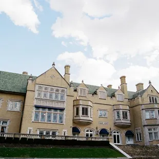 Welcome to Laurel Hall! Schedule a tour today.