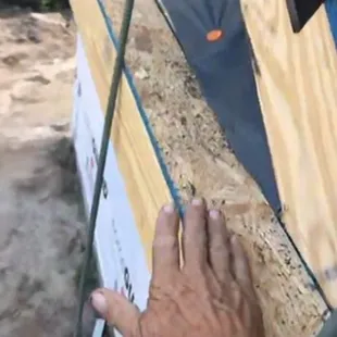 It can't be roofed it isn't correct the carpenters work isn't propper