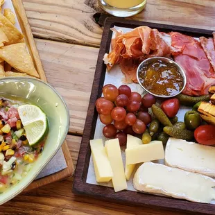 I don't eat meat but my friend likd it. Ceviche is awesome. 5/5