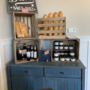 Bread, oils, vinegars, and spreads