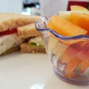 Tuna Salad w/Fresh Fruit Cup