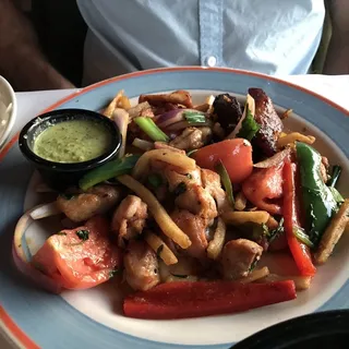 Saltado De Pollo