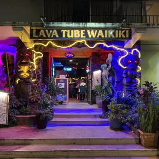 View of the entrance, from the curb