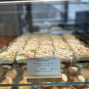 Classico alla amarena e mandorla