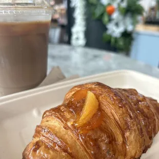 Apricot crossiant