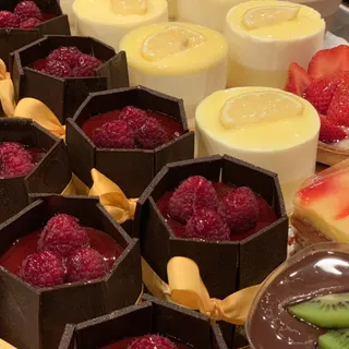 Flourless Raspberry Mousse Dessert