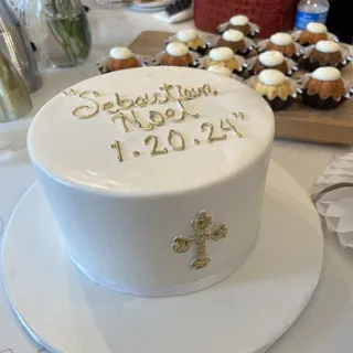 Red Velvet Cake-8"(8-10 Servings)