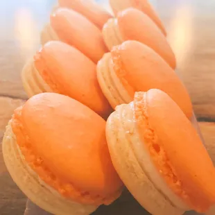 Peaches and cream macarons