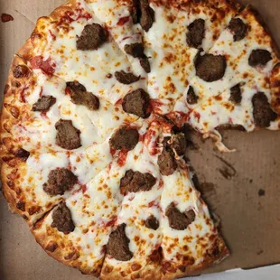 Meatball pizza