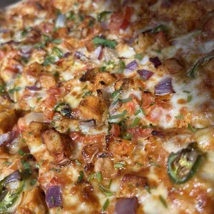 Tandoori pizza is fire 10/10 service 10/10 . Fresh and tasty and ... so so goooood