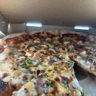 Bbq chicken pizza !!!! 10/10 yooooooo!!!!!