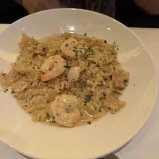 Reginette Seafood Alfredo**