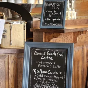 Quaint coffee shop...a must visit. Love the good, coffee options, and overall ambient vibes.