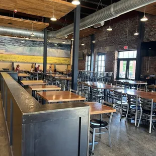 Large dining drinking area