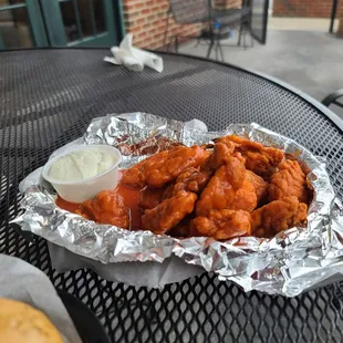 A Buffalo Wings appetizer. Average flavour.