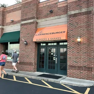 Their Lawrenceburger and sweet potato fries with caramel sauce was delicious!