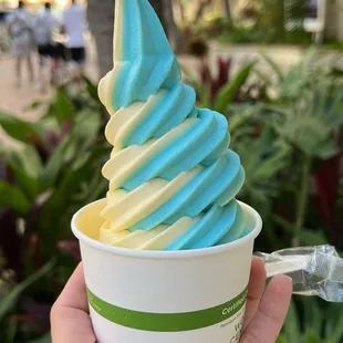 Pineapple &amp; Blue Vanilla swirl : paired well together