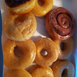 Glazed donuts Cinnamon roll Chocolate covered