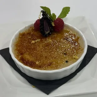 Raspberry crème brûlée