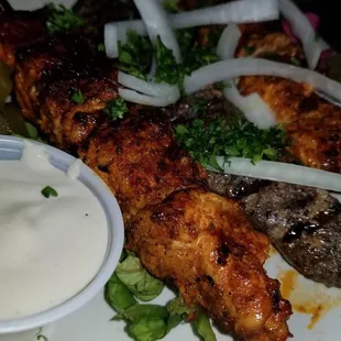 food, chicken wings and fried chicken