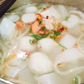 107. Ipoh Ho Hee Noodle Soup