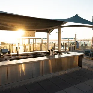 rooftop bar