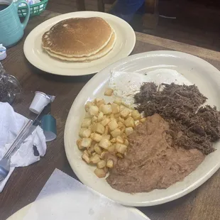Barbacoa plate w/ pancakes