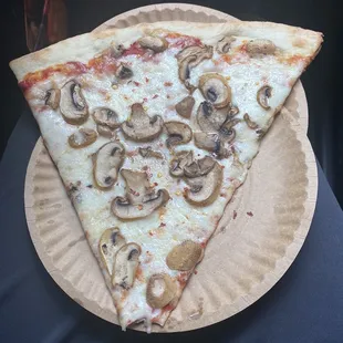 Mushroom pizza slice