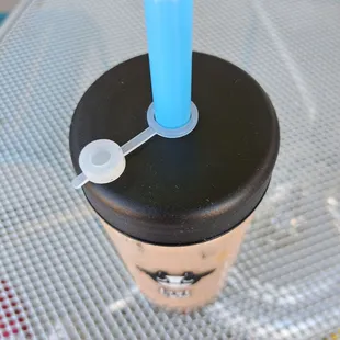 Straw fits perfectly in the lid's opening