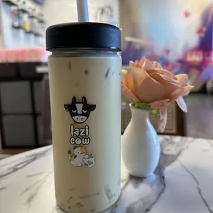 Green milk tea with lychee jelly