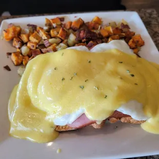 Eggs benedict