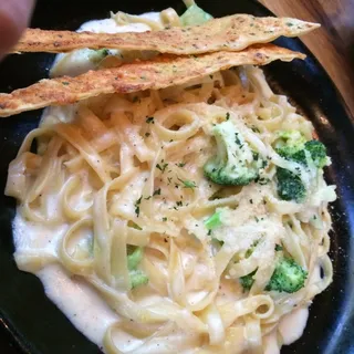 Fettuccine Alfredo