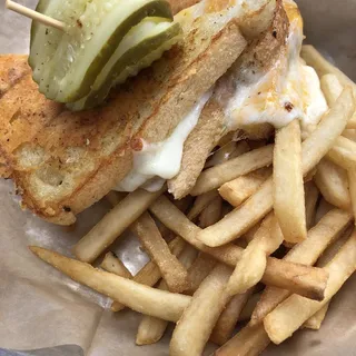 Grilled 5 Cheese Sandwich