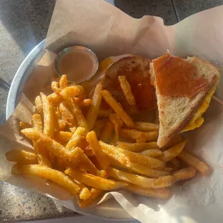 Grilled 5 Cheese Sandwich