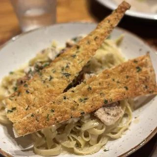 Fettuccine Alfredo w/ Chicken Meal