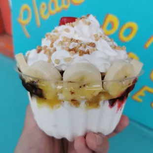 Banana sundae side vie. See how thick that is!!!!