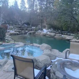 Pool n spa (darn too cold, not heated)