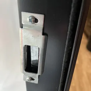 A crappy example that my grandma could've put that lock and latch in correctly this is what lazy days in Tucson Arizona did lazy as hell