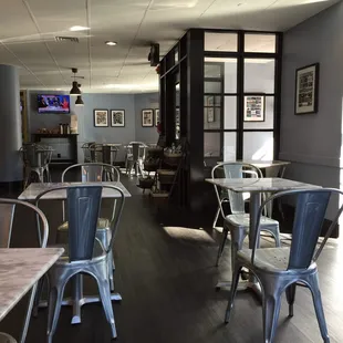 Sevmedim bu şehri ancak bu hapisane gibi kafede kendimi güvende hissettim