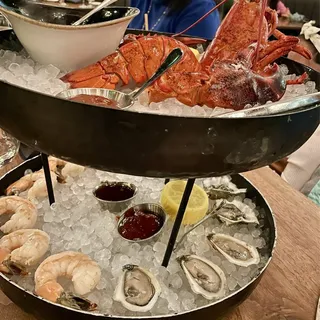 SEAFOOD TOWER