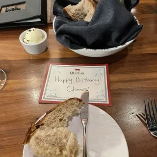 LB STEAK BREAD BASKET