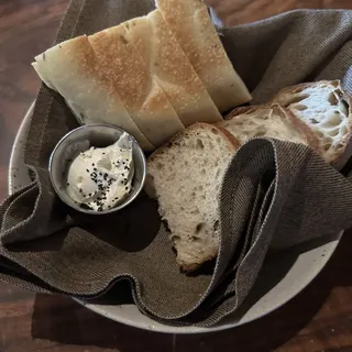 LB STEAK BREAD BASKET