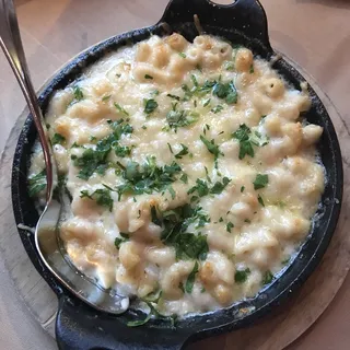 MACARONI AND CHEESE