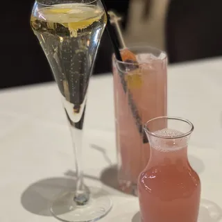 RASPBERRY SPARKLING WATER