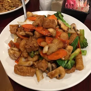 V5. Deep-Fried Tofu with Mixed Vegetables