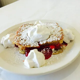 Breakfast LeAndo's Stuffed French Toast