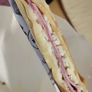 A crepe should not look like a sandwich.