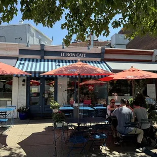 Le Bon outdoor seating.