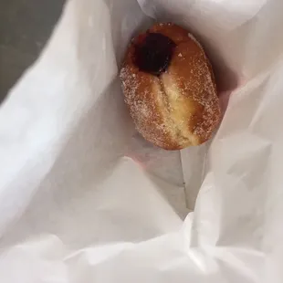 Raspberry Bomboloni - Mine didn&apos;t seem too fresh.